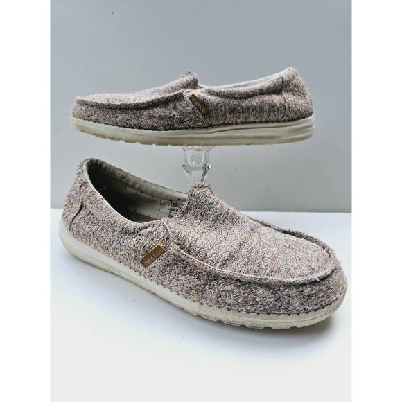 Step into Cloudlike Comfort with Heydude's Memory Foam Insoles - Picture 1 of 6